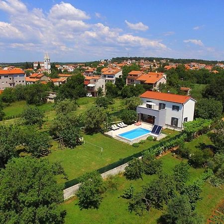 Ferienhaus Mit Privatpool Fuer 8 Personen Ca 200 Qm In Medulin, Istrien Suedkueste Von Istrien Exteriör bild