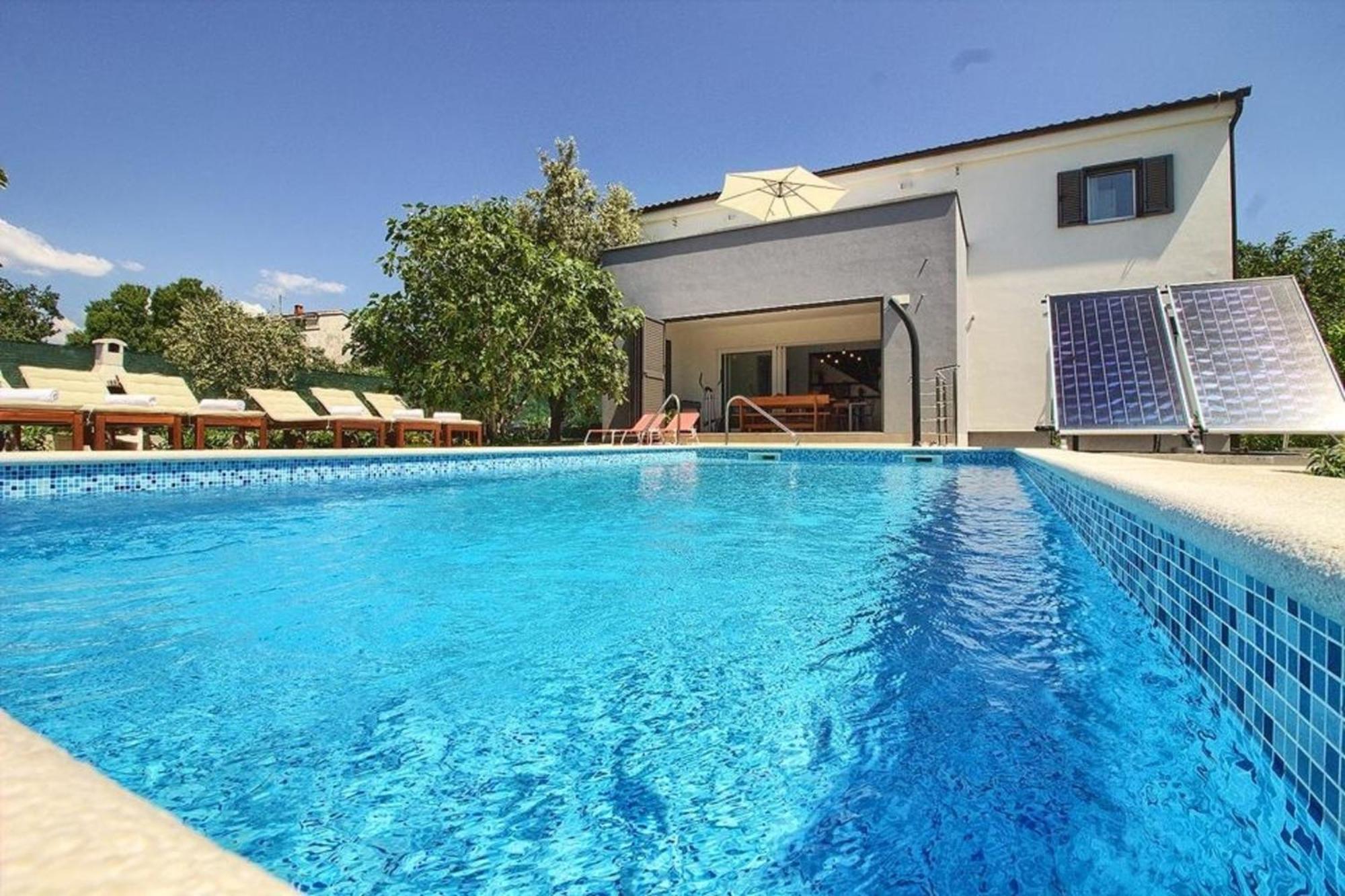 Ferienhaus Mit Privatpool Fuer 8 Personen Ca 200 Qm In Medulin, Istrien Suedkueste Von Istrien Exteriör bild